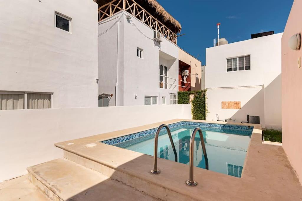 Micro Studio Perfect For Backpackers, Couples, 3 Min Drive To Playa El Nino Cancun Dış mekan fotoğraf